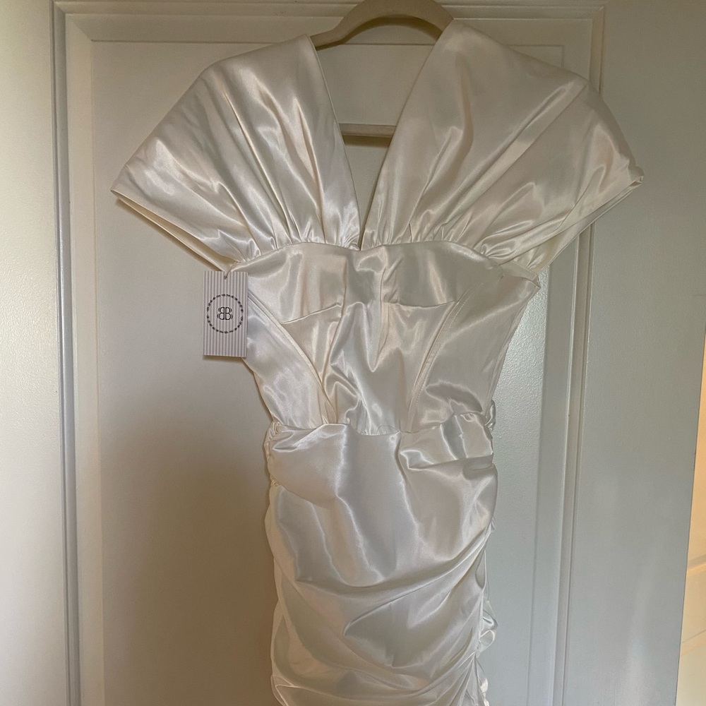 Dress - Picture 6 of 8